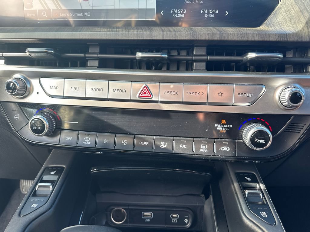 Used 2023 Kia Telluride EX w/ EX Captain's Chair Package image 29