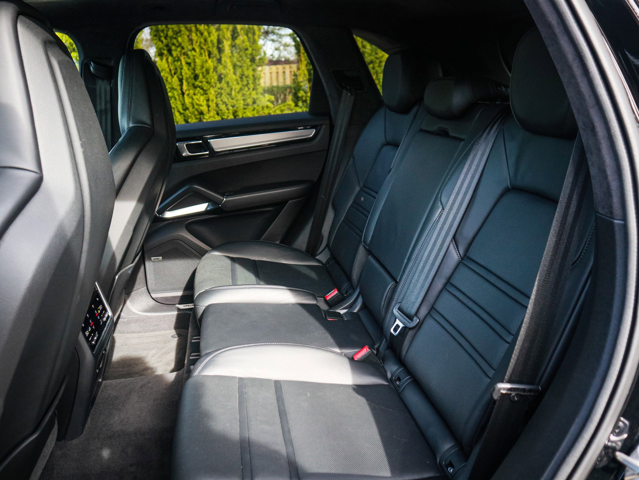 Used 2021 Porsche Cayenne Turbo S image 31