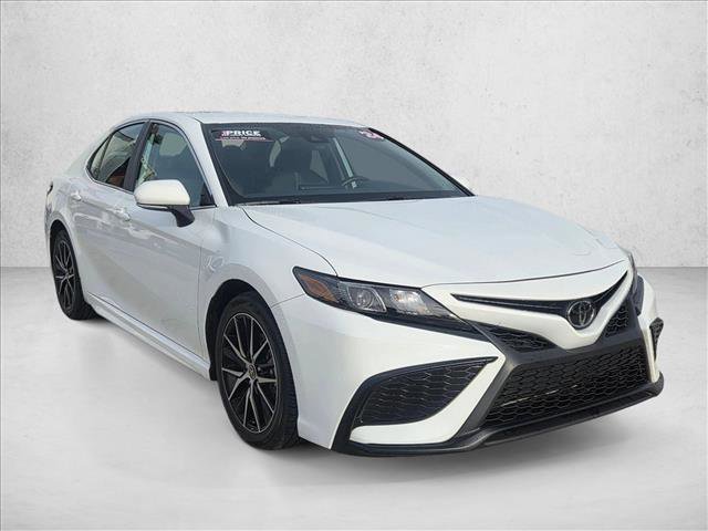Certified 2024 Toyota Camry SE image 3