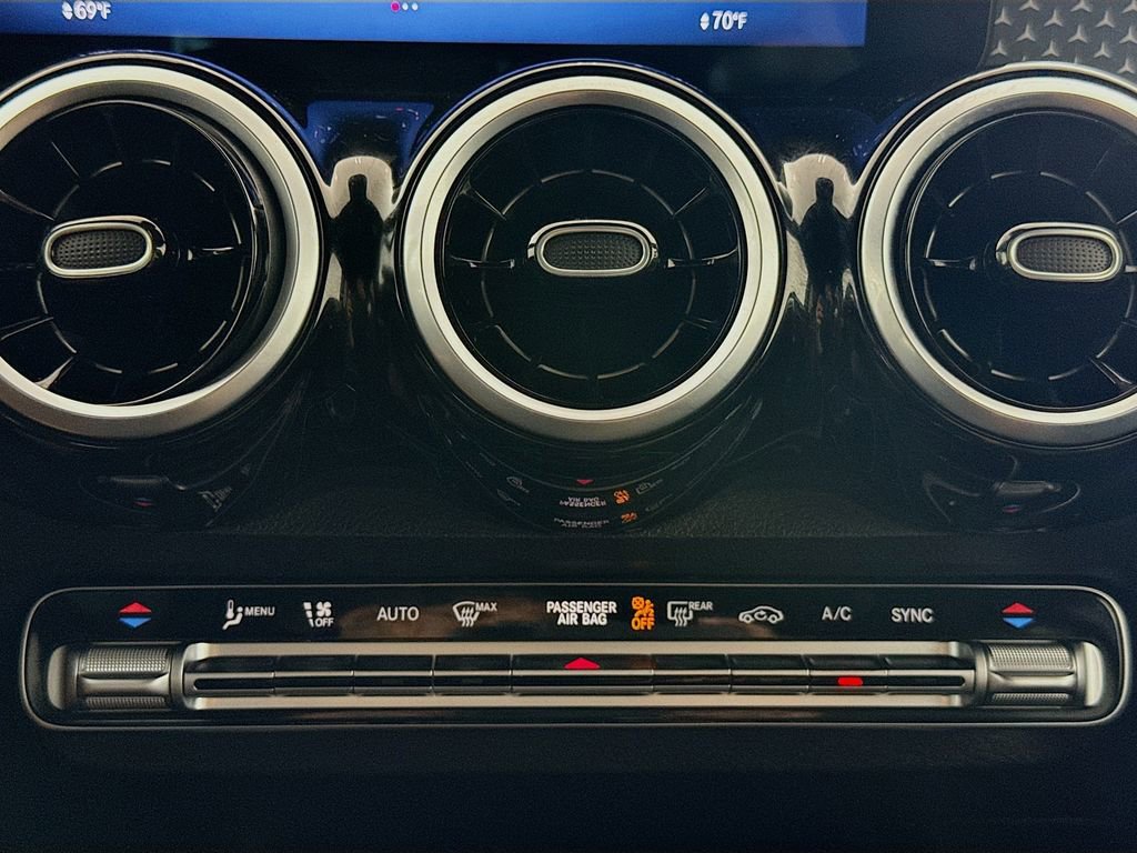 Used 2025 Mercedes-Benz GLB 250 image 16