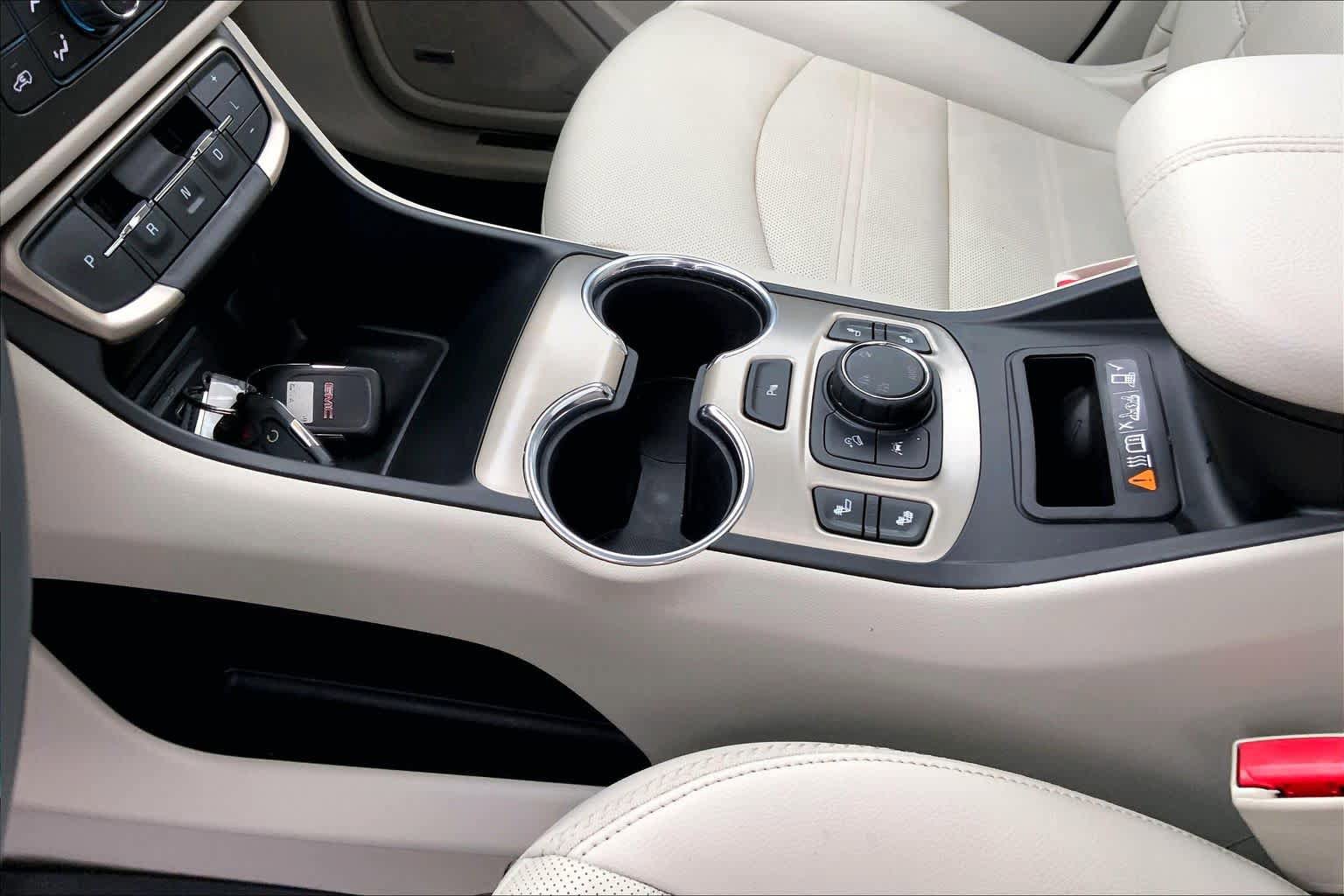 Used 2023 GMC Terrain Denali image 16