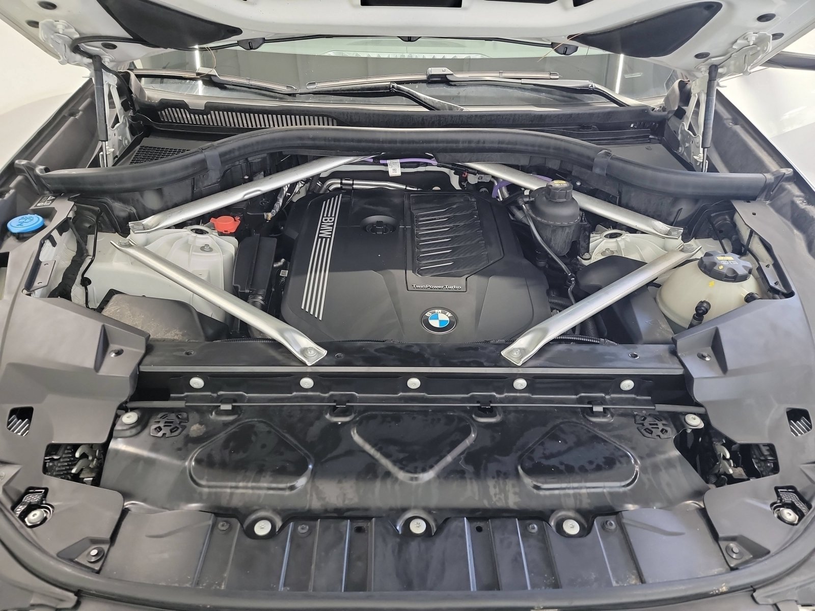 Used 2021 BMW X5 xDrive40i AWD/4WD image 25