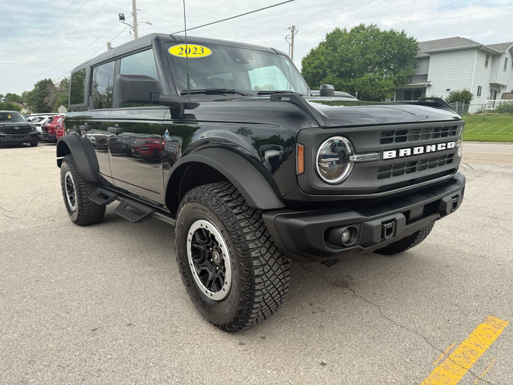 Used 2023 Ford Bronco Black Diamond w/ Sasquatch Package AWD/4WD image 3
