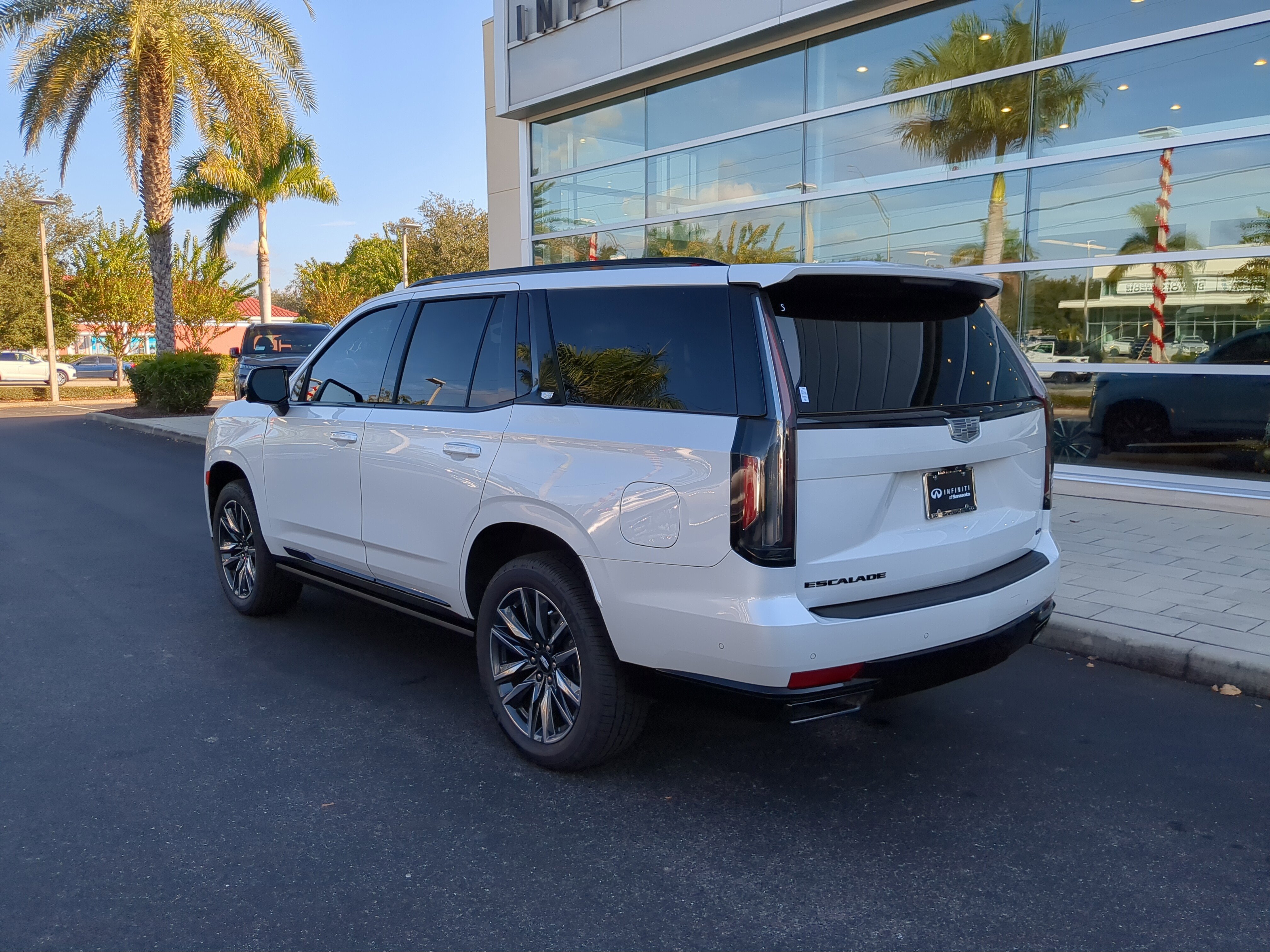 Used 2022 Cadillac Escalade Sport Platinum image 6