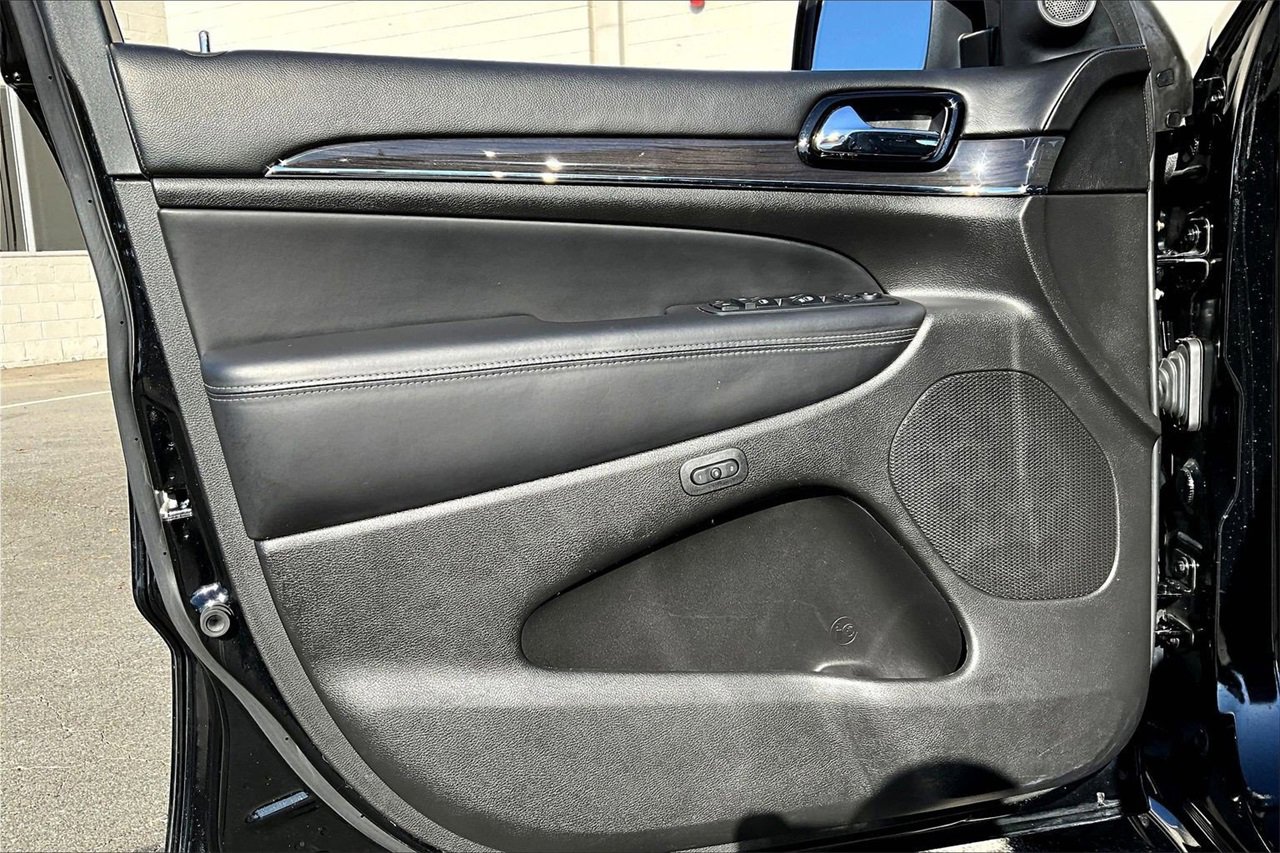 Used 2019 Jeep Grand Cherokee Overland image 26