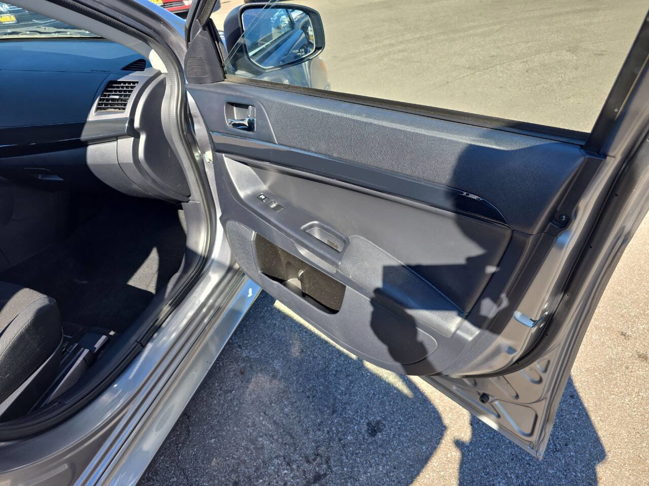 Used 2016 Mitsubishi Lancer ES image 16