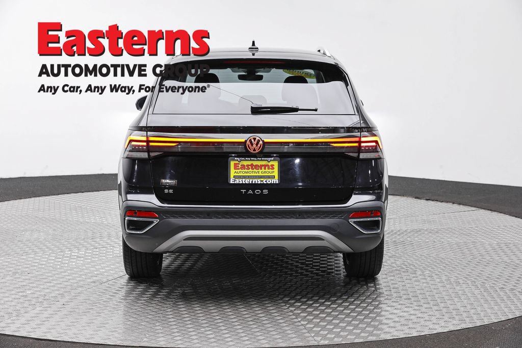 Used 2025 Volkswagen Taos SE FWD image 7