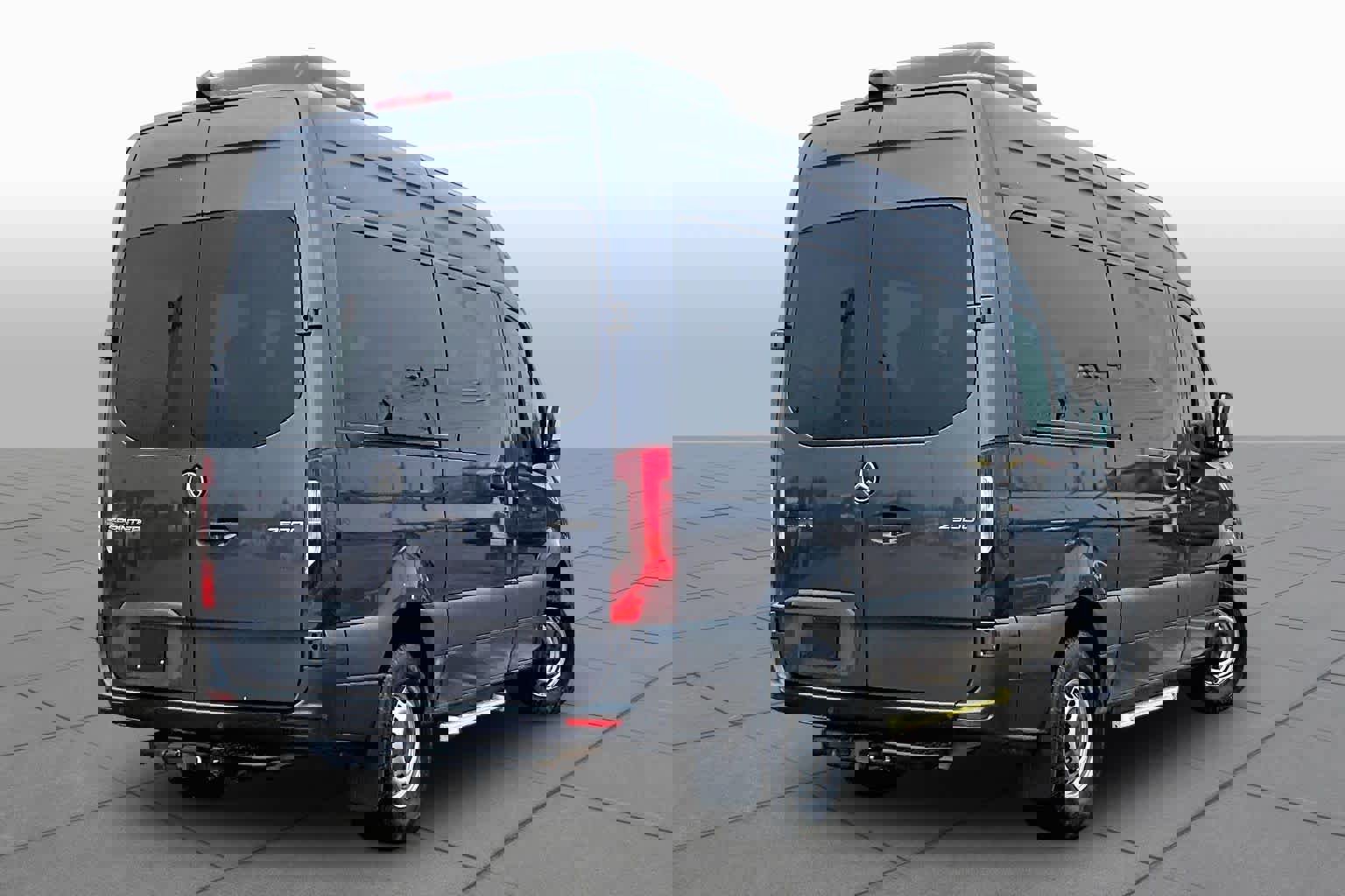 Used 2023 Mercedes-Benz Sprinter 2500 image 13