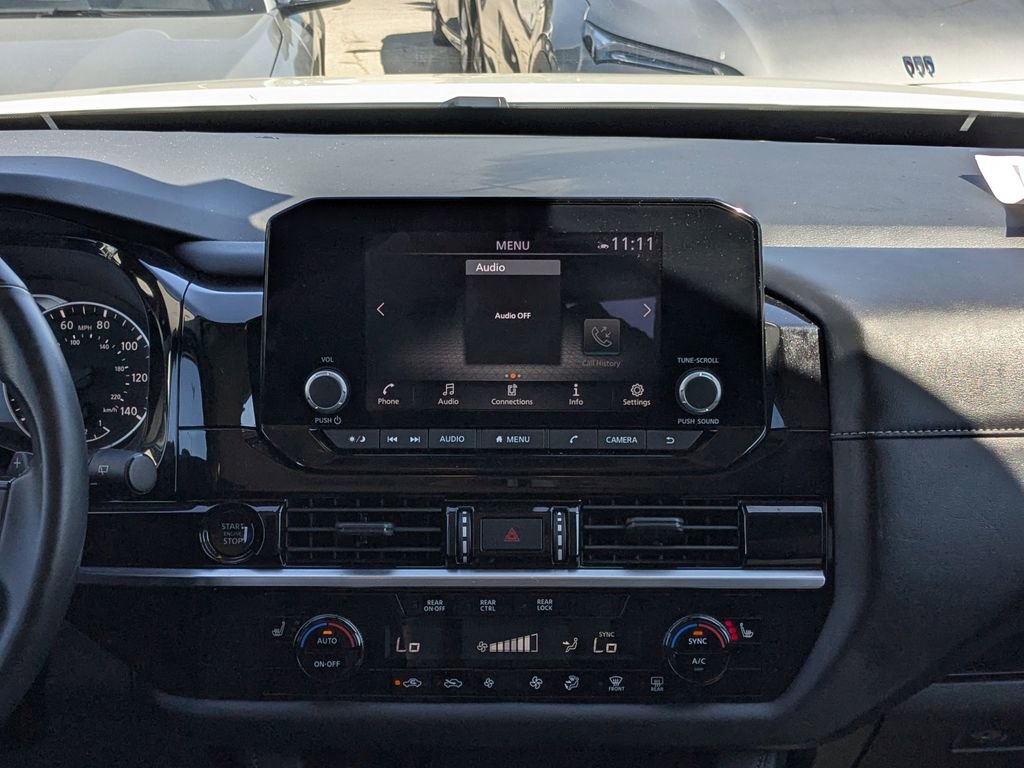 Used 2025 Nissan Pathfinder SV image 16