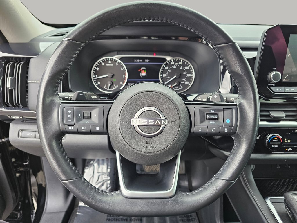 Used 2022 Nissan Pathfinder SV image 5