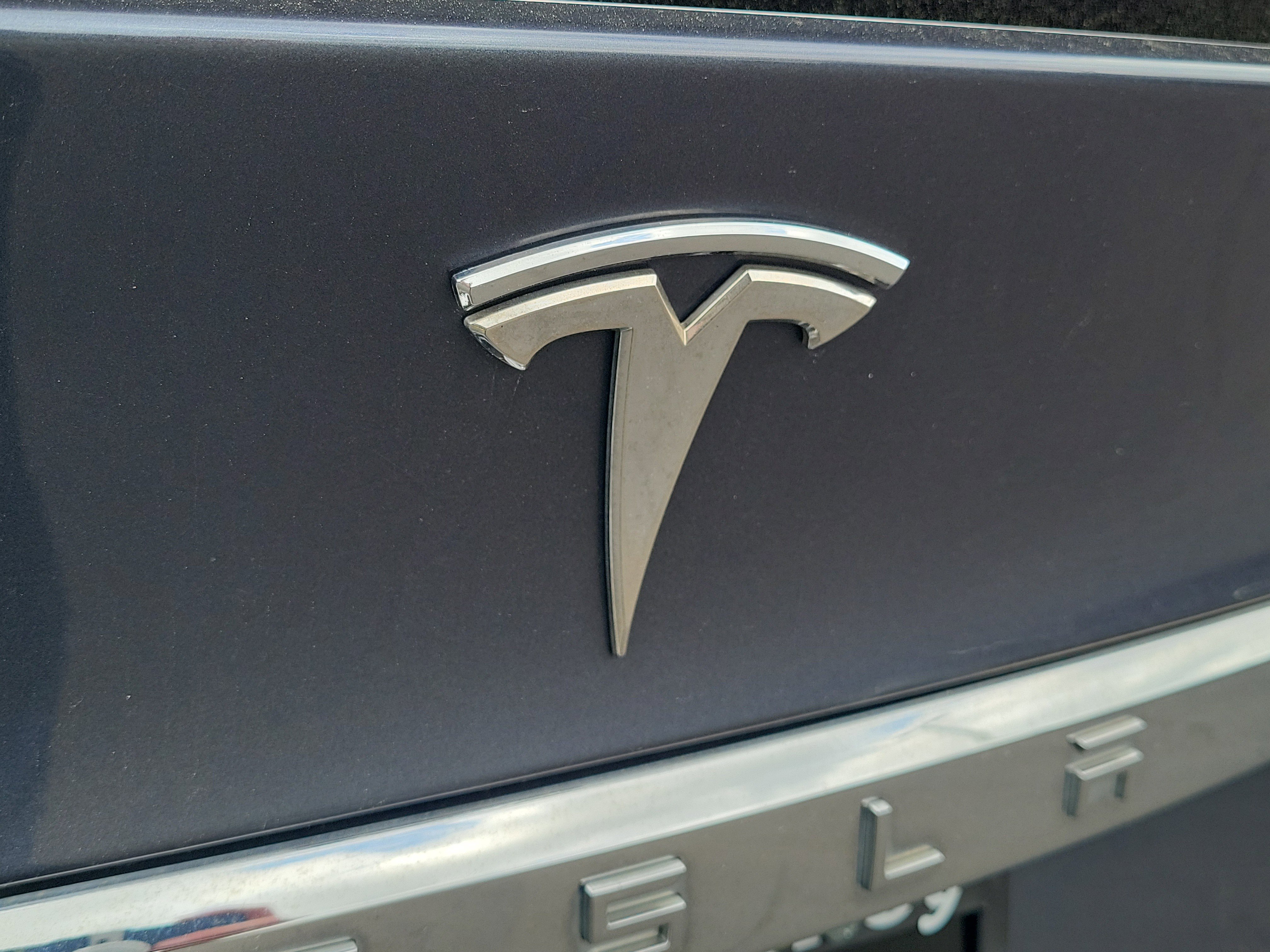 Used 2020 Tesla Model X image 7