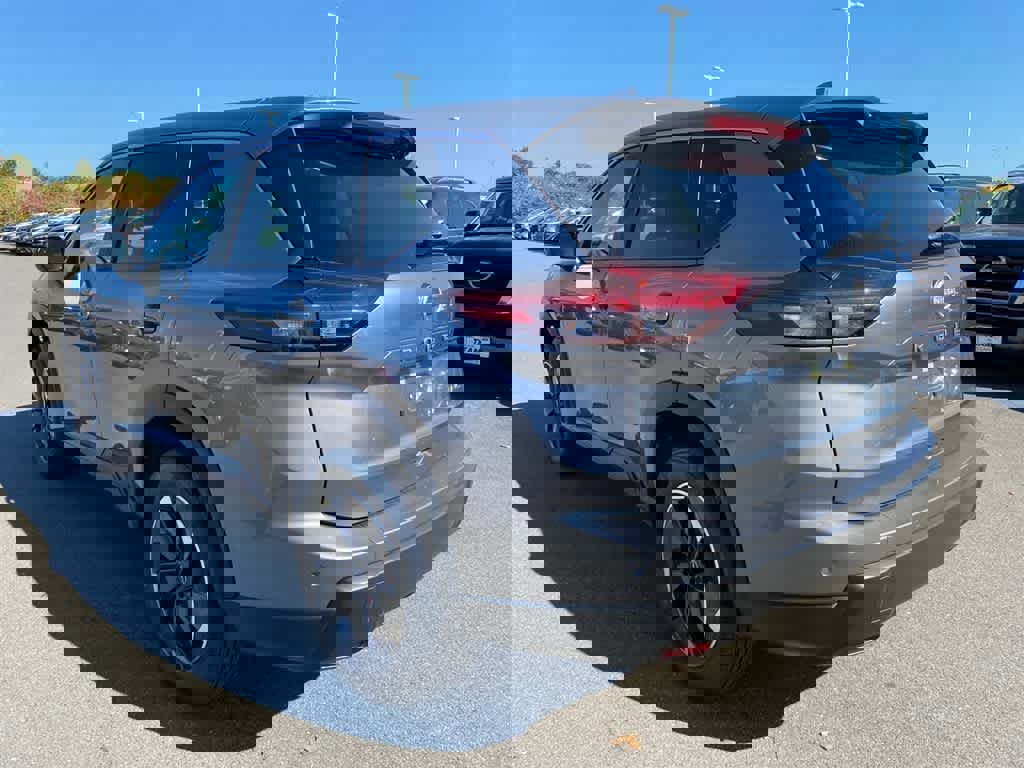 New 2026 Nissan Rogue SV image 4