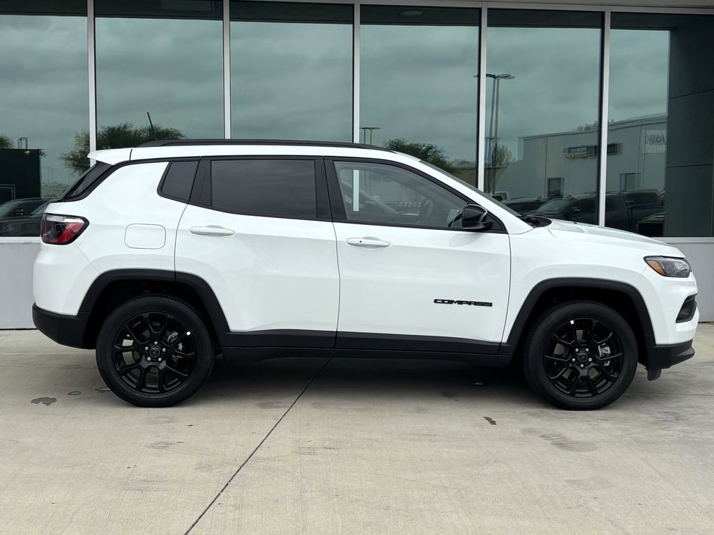 New 2026 Jeep Compass Latitude AWD/4WD image 2