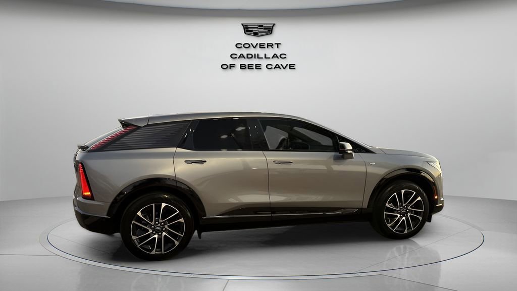 Certified 2025 Cadillac Optiq Sport 2 w/ LPO, Floor Liner Package image 10