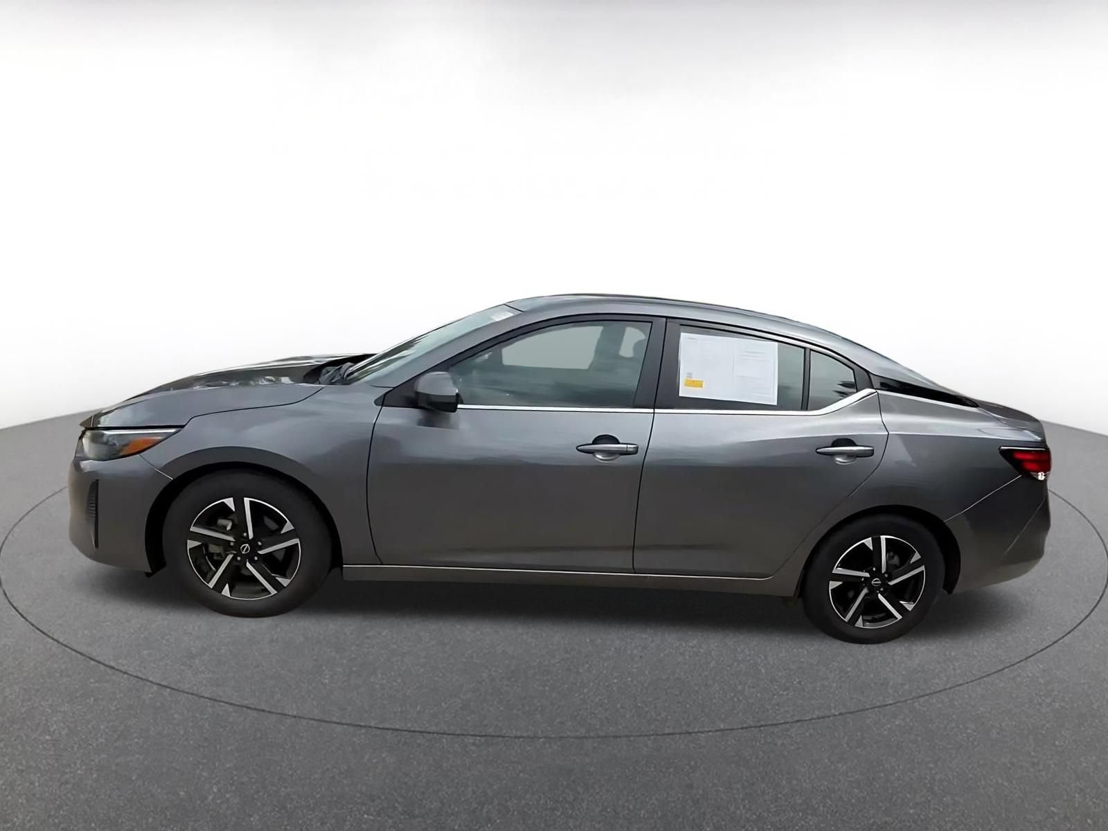 Used 2025 Nissan Sentra SV FWD image 8