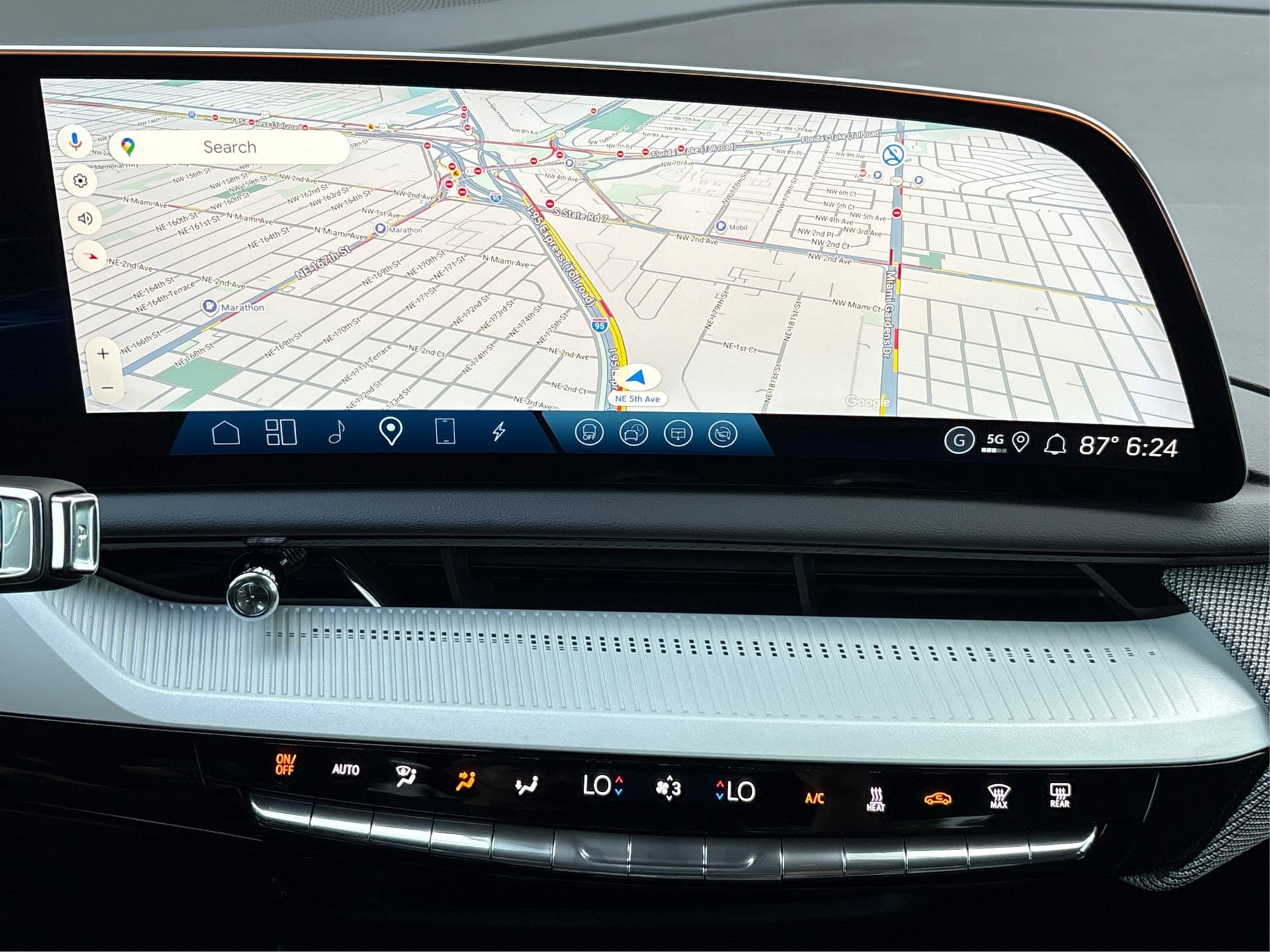 New 2026 Cadillac Optiq Luxury 1 image 24