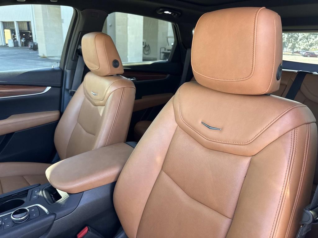 Certified 2022 Cadillac XT5 Premium Luxury w/ Technology Package image 21