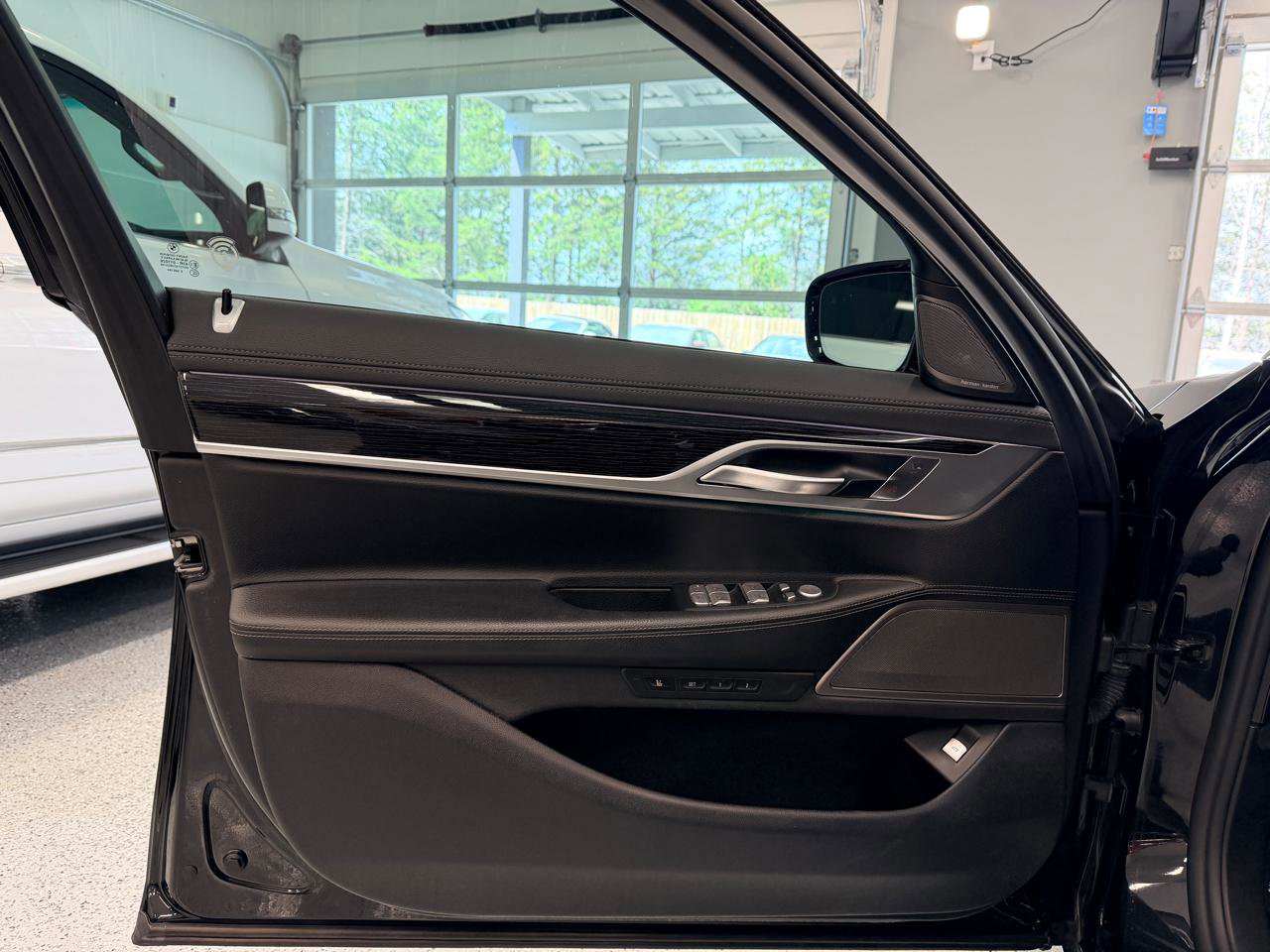 Used 2019 BMW 740i w/ M Sport Package RWD image 16