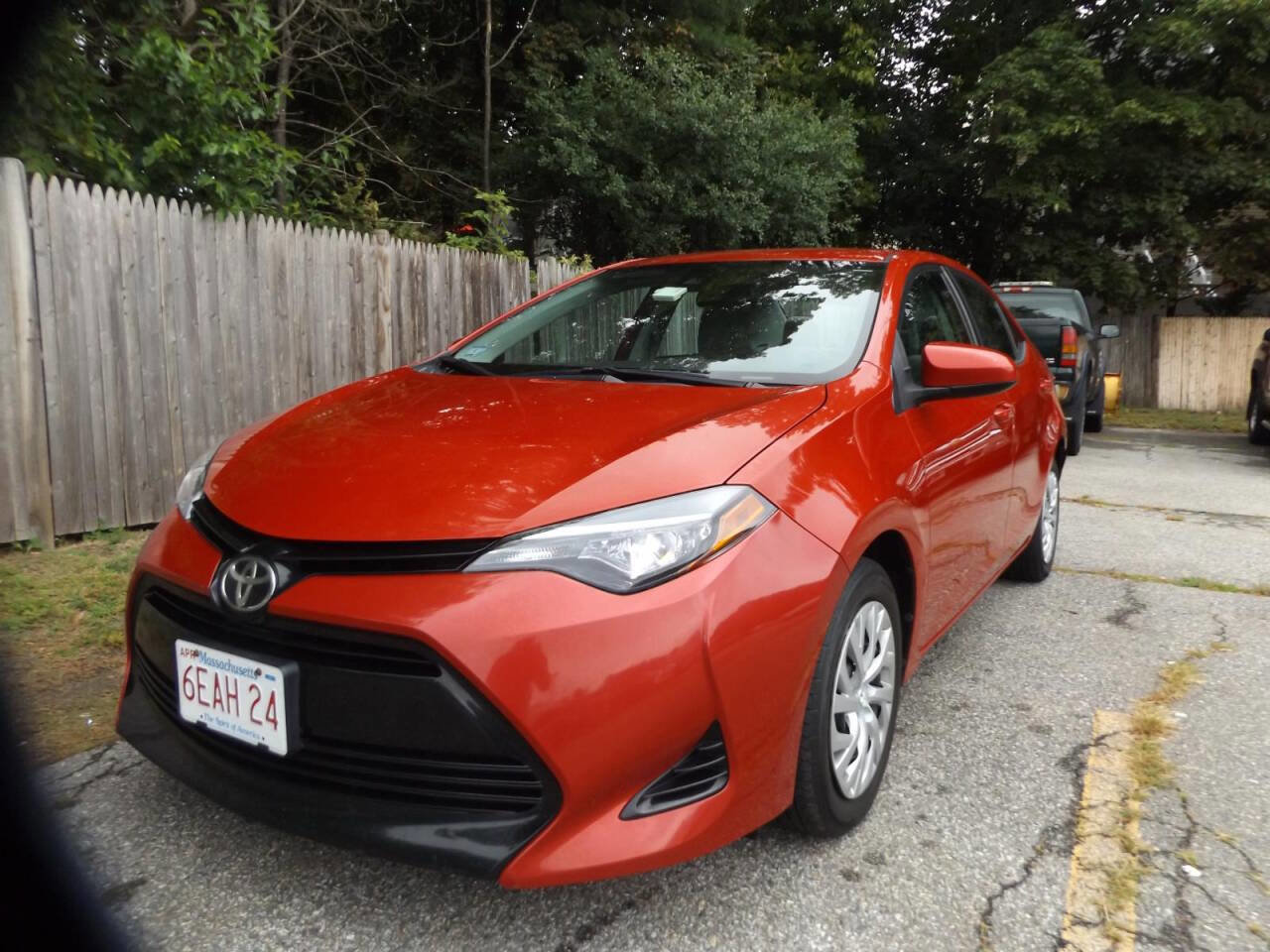 Used 2017 Toyota Corolla LE image 1