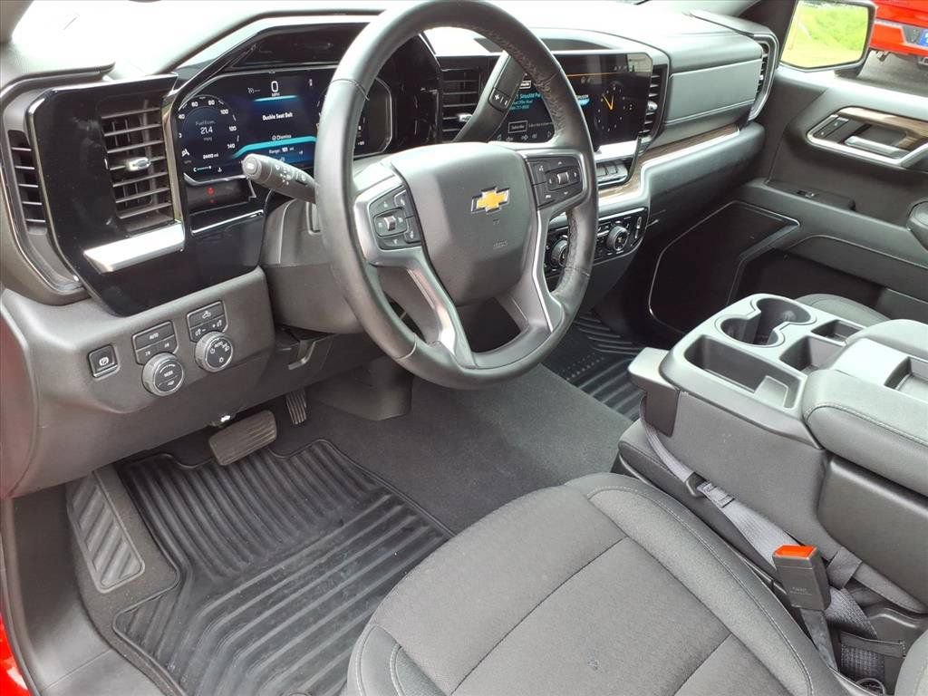 Used 2026 Chevrolet Silverado 1500 LT AWD/4WD image 12