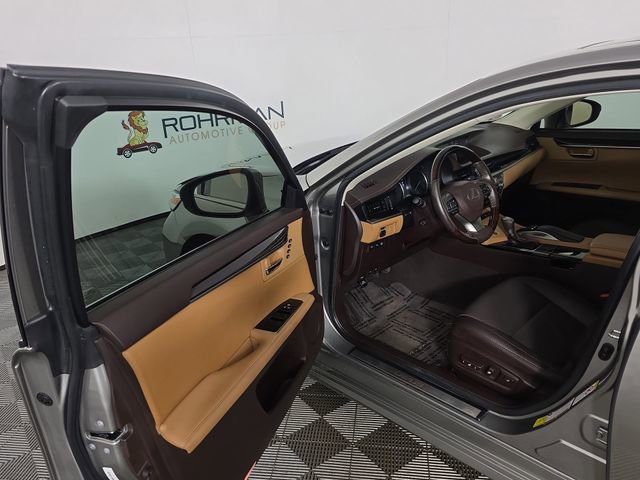 Used 2018 Lexus ES 350 w/ Navigation System Package image 18