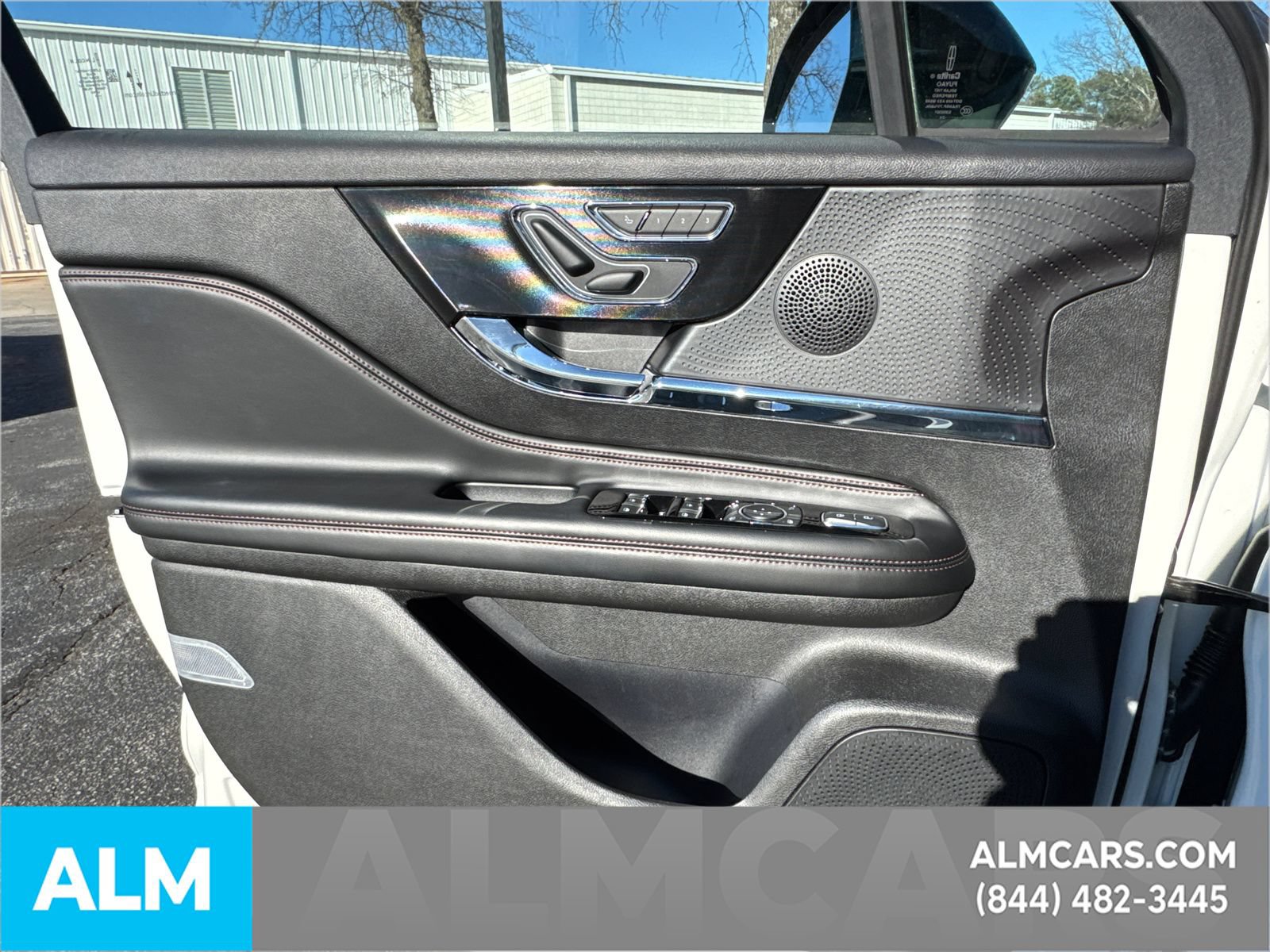 Used 2024 Lincoln Corsair Reserve w/ Jet Appearance Package AWD/4WD image 12
