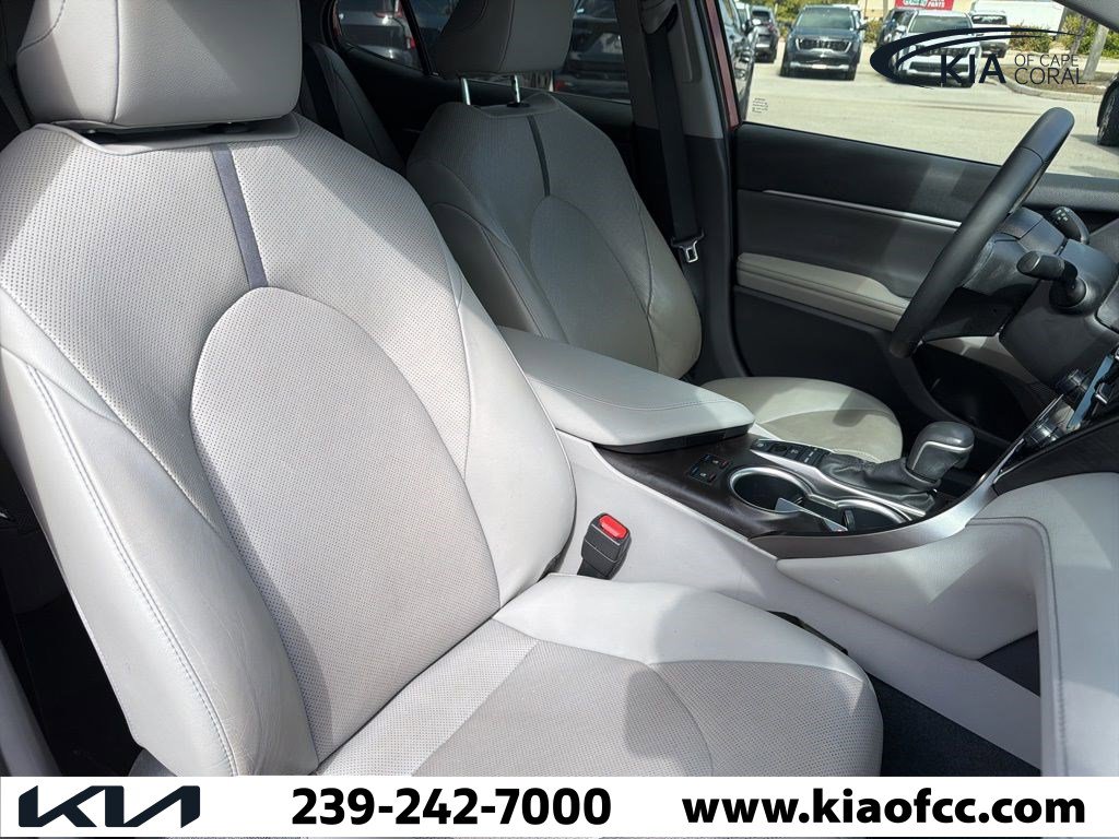 Used 2023 Toyota Camry XLE w/ Navigation Package image 4