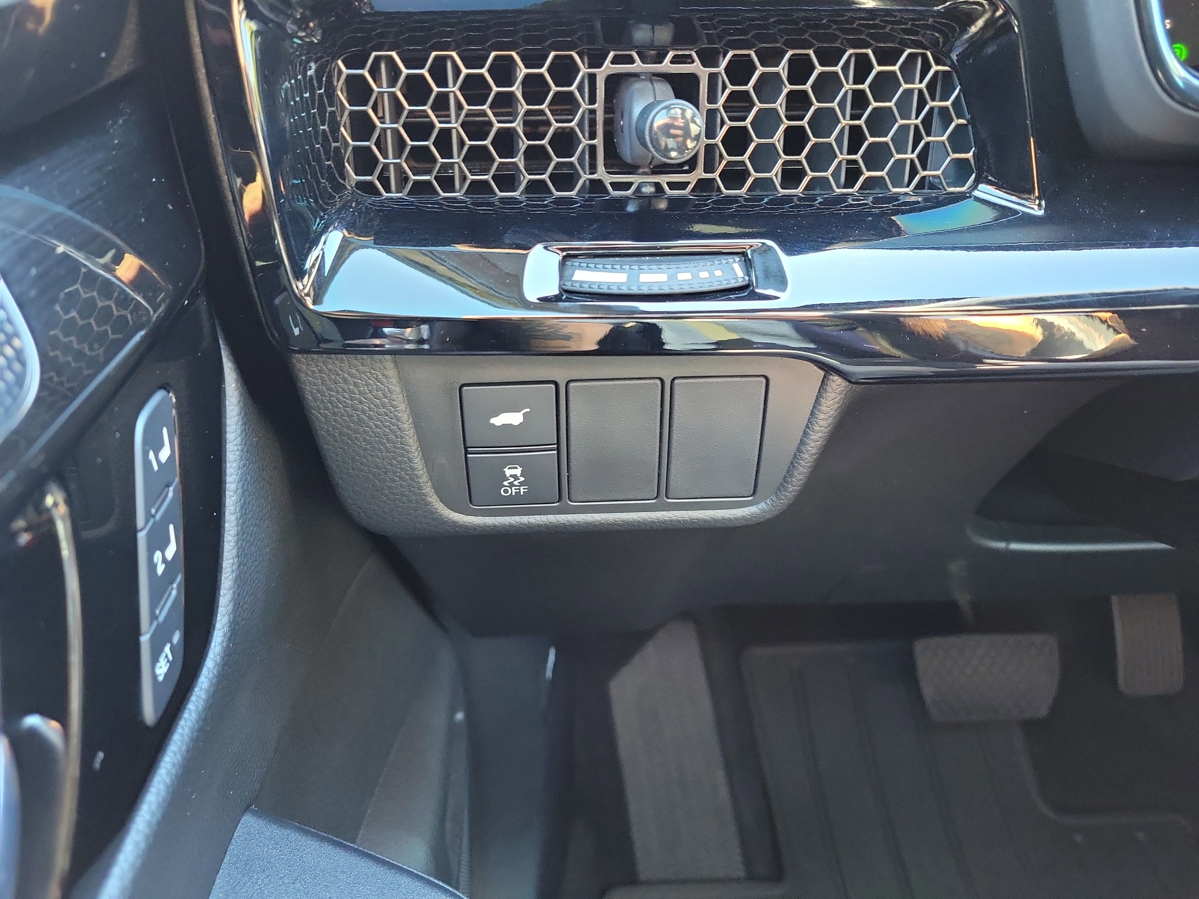 Certified 2025 Honda CR-V Sport Touring image 17