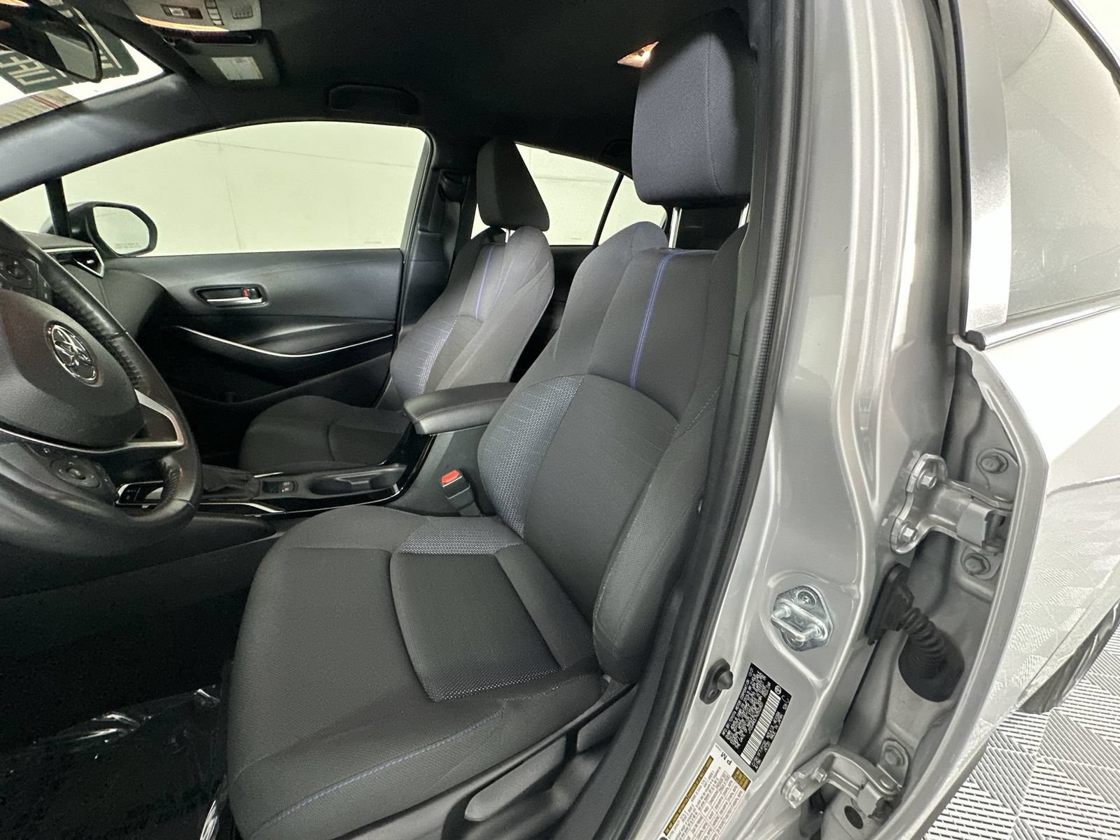 Used 2022 Toyota Corolla SE w/ Carpet Mat Package (TMS) FWD image 11