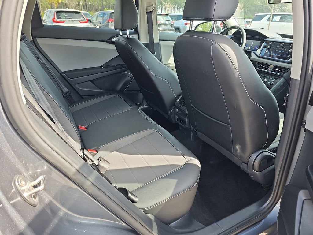 Used 2022 Volkswagen Taos SE w/ Panoramic Sunroof Package image 14