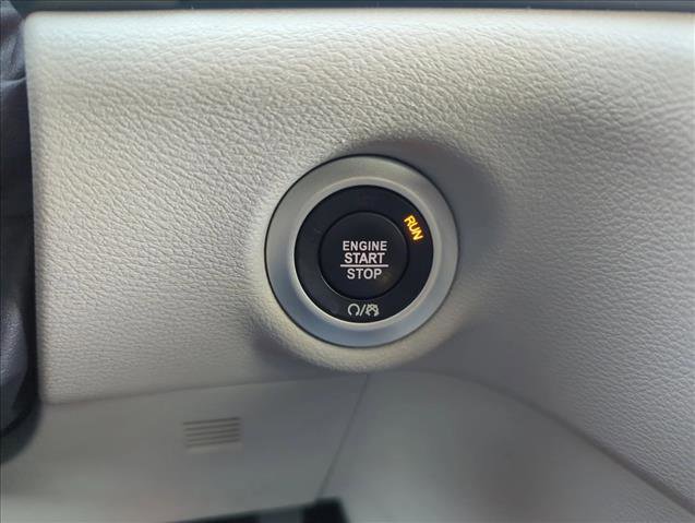 Used 2023 Chrysler Voyager LX image 21