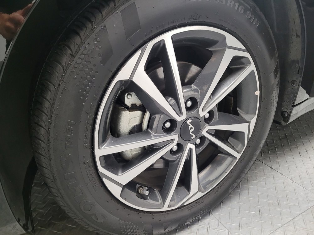 Used 2024 Kia Forte LXS image 31