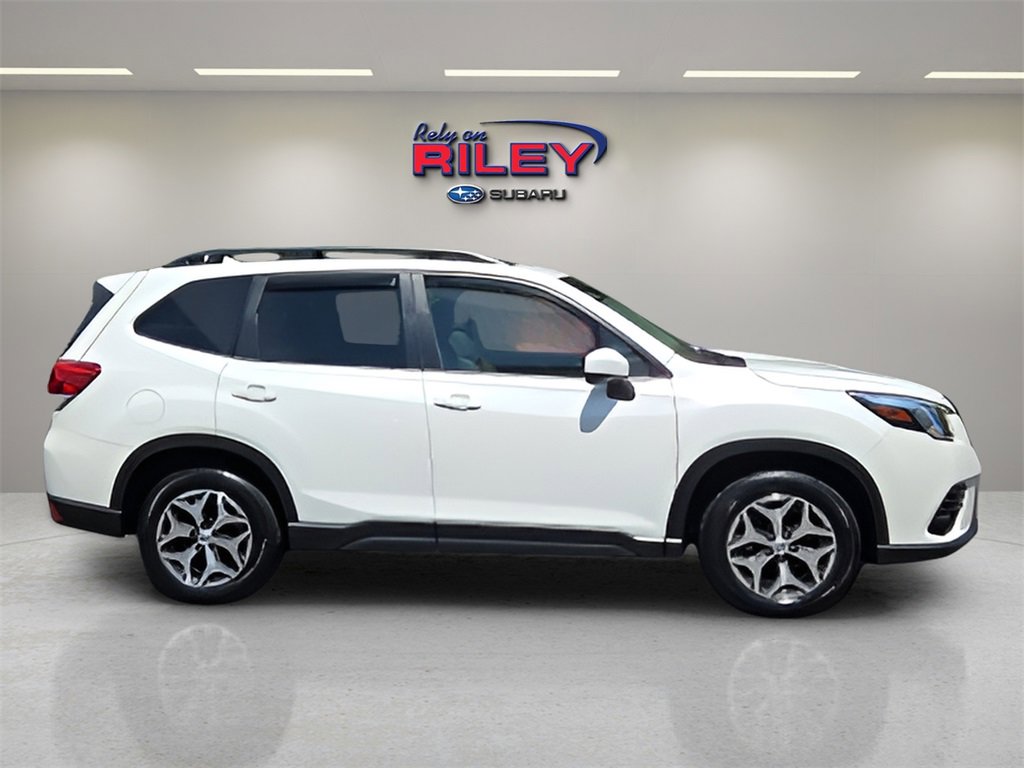 Used 2023 Subaru Forester Premium image 6
