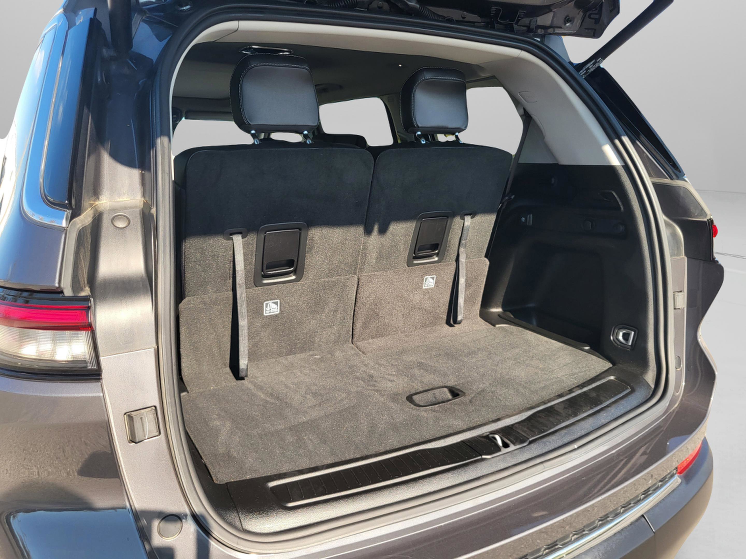 Used 2022 Jeep Grand Cherokee L Limited image 24