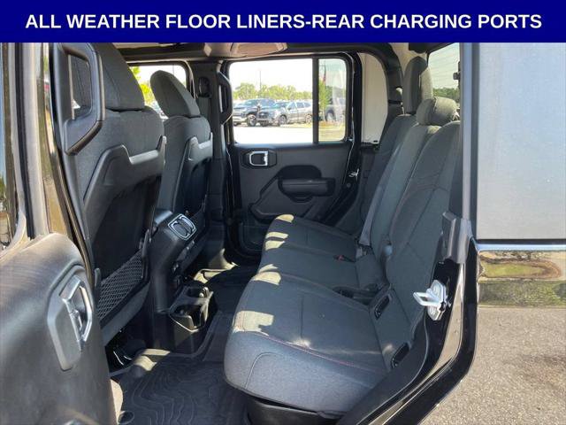 Certified 2025 Jeep Gladiator Rubicon w/ Convenience Group AWD/4WD image 17