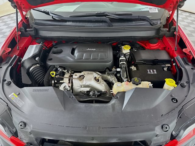 Used 2019 Jeep Cherokee Trailhawk AWD/4WD image 30