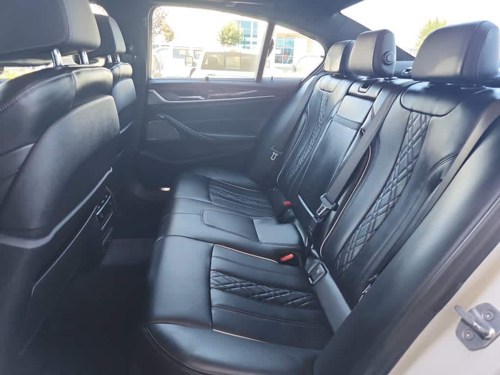 Used 2020 BMW M550i xDrive AWD/4WD image 25