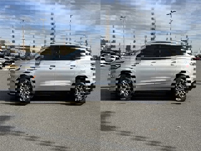 Used 2022 Buick Enclave Premium image 3