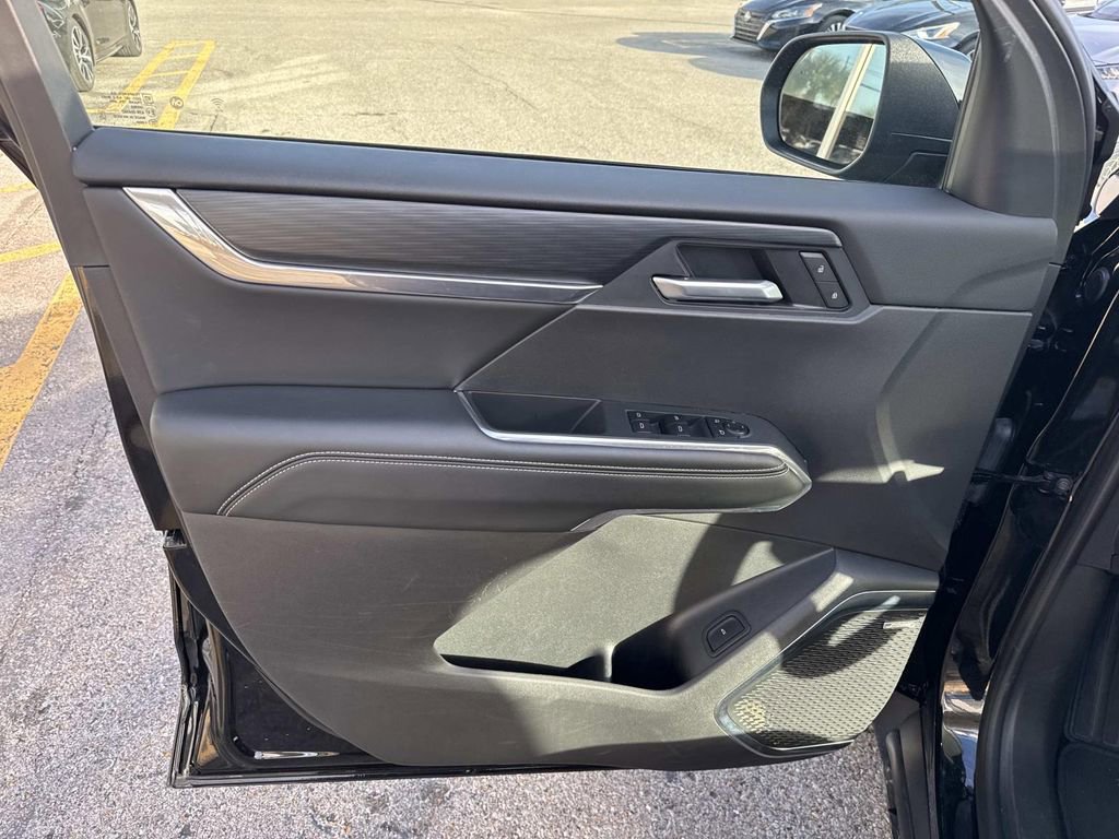 Used 2025 GMC Acadia Elevation image 20