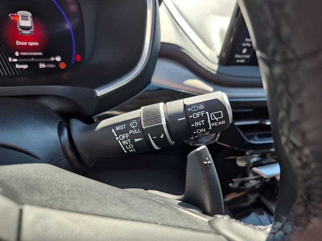 Used 2025 Acura MDX SH-AWD image 36