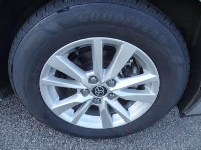 Certified 2025 Toyota Camry LE FWD image 32