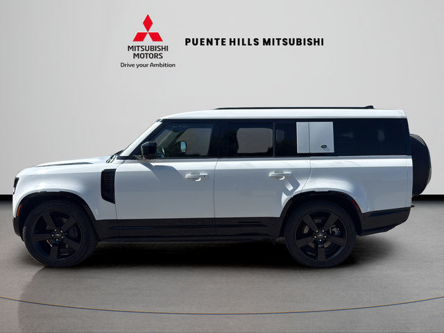 Used 2024 Land Rover Defender 130 X-Dynamic SE AWD/4WD image 8