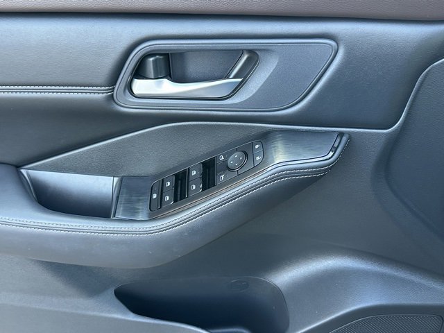 Certified 2023 Nissan Rogue SV w/ SV Premium Package image 20