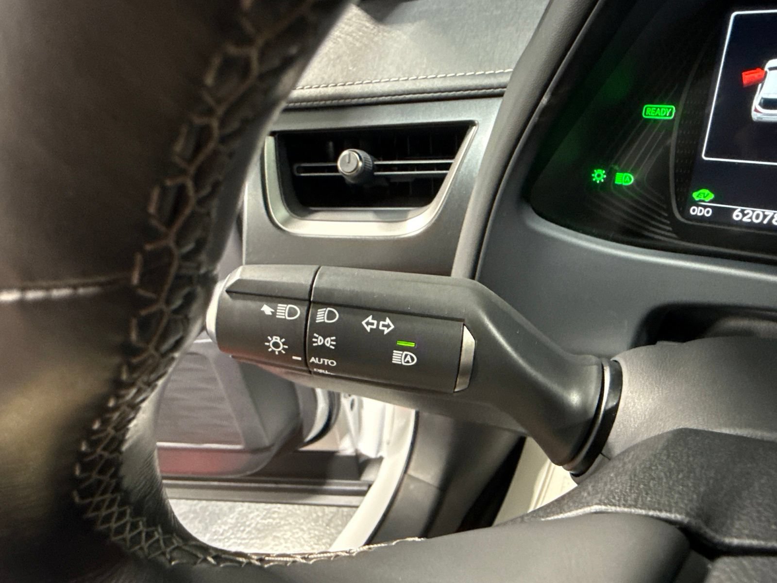 Used 2020 Lexus UX 250h w/ Premium Package AWD/4WD image 41