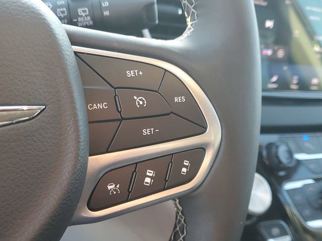 Used 2024 Chrysler Pacifica Touring-L image 24