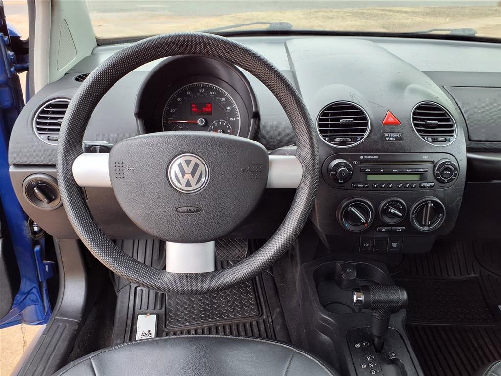 Used 2008 Volkswagen Beetle S image 9