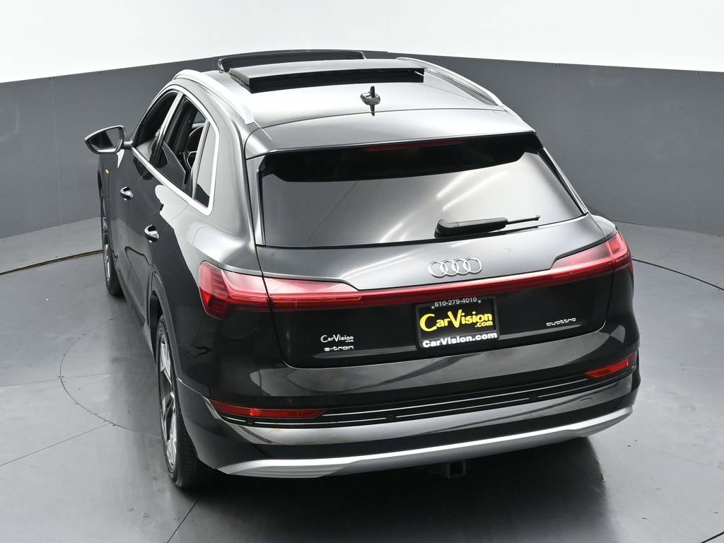Used 2022 Audi e-tron Premium Plus w/ Premium Plus Package image 38