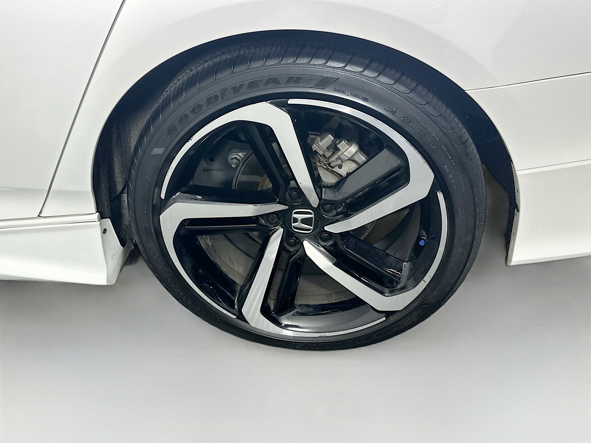 Used 2018 Honda Accord Sport image 11