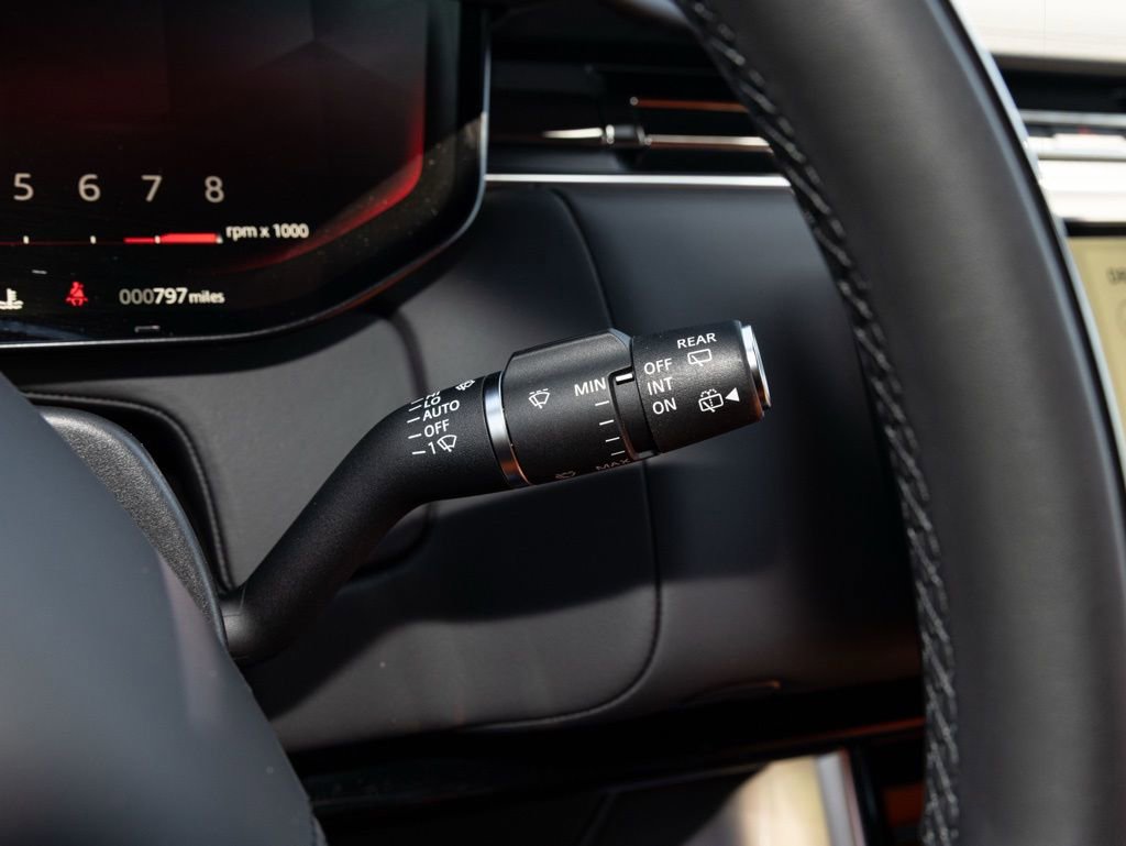 Used 2025 Land Rover Range Rover SE AWD/4WD image 33