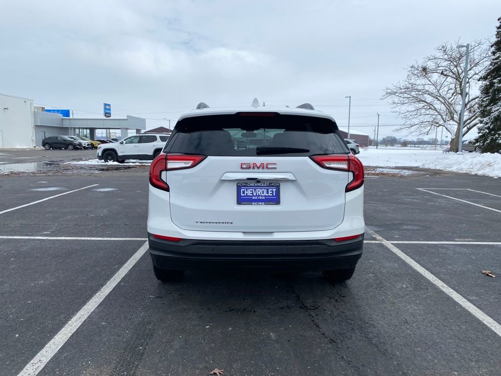 Used 2022 GMC Terrain SLE w/ Driver Convenience Package image 6